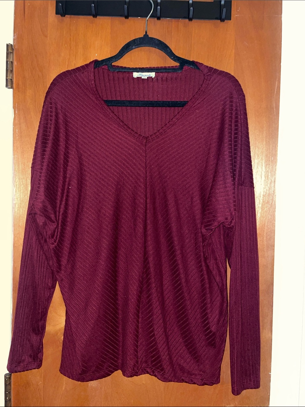 Women's Long Sleeve V-Neck Top in Burgundy